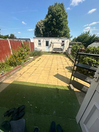 1 Bedroom Terraced House To Rent In Beamway, Dagenham, RM10
