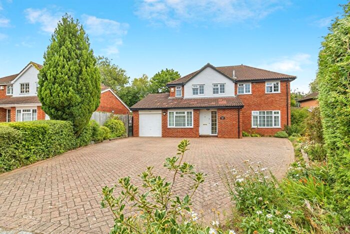 4 Bedroom Detached House For Sale In Upper Stone Hayes, Great Linford, Milton Keynes, MK14