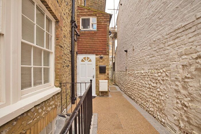 2 Bedroom Flat For Sale In Addington Street, Ramsgate, Kent, CT11