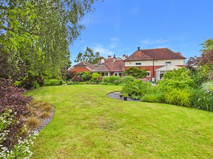 4 Bedroom Detached House For Sale In Parkgate Road, Mollington, CH1