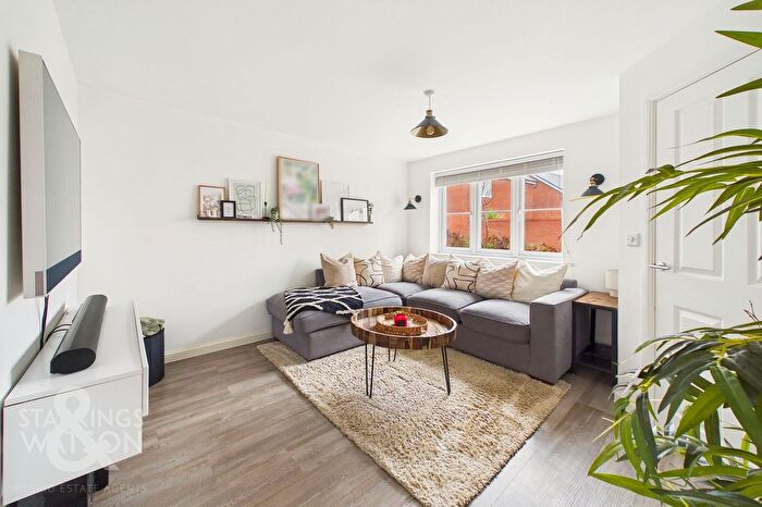 3 Bedroom Detached House For Sale In Jay Crescent, Wymondham, NR18