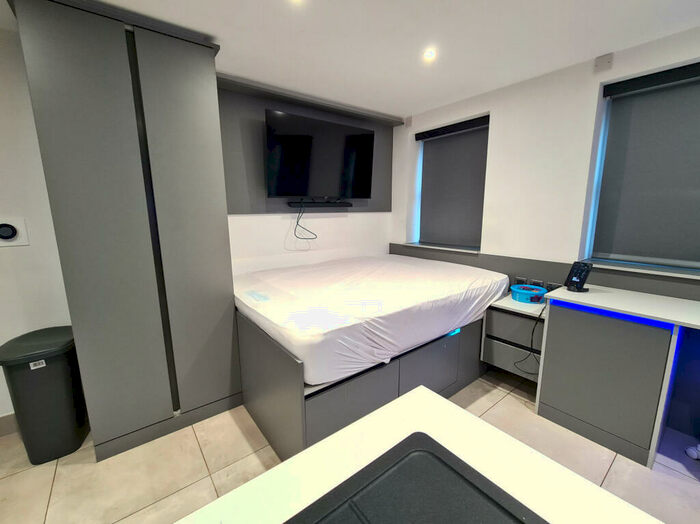 Studio To Rent In Berry Street, Hilltop Lodge, Coventry, West Midlands, CV1