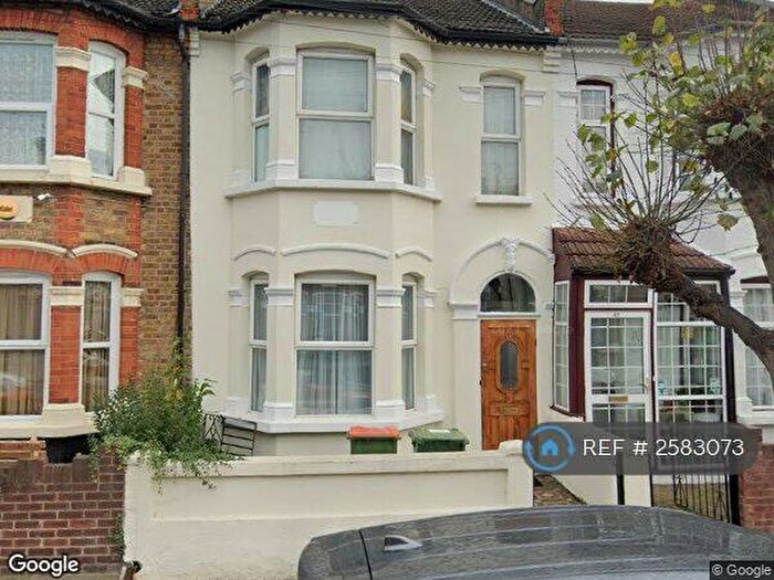 4 Bedroom Terraced House To Rent In Seventh Avenue, London, E12