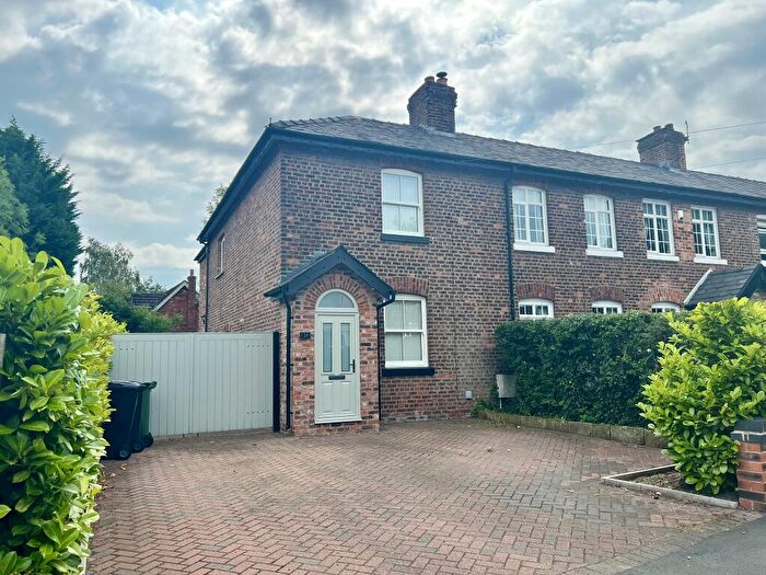 3 Bedroom End Of Terrace House To Rent In Bramhall Lane South, SK7