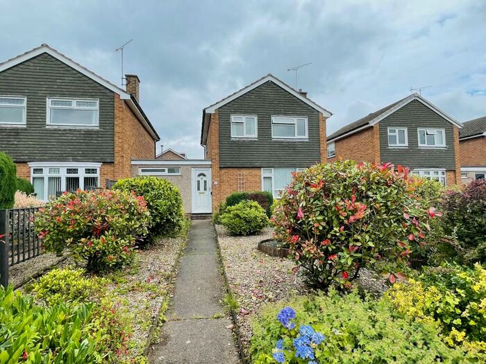 3 Bedroom Detached House To Rent In Ladybank Road, Mickleover, DE3