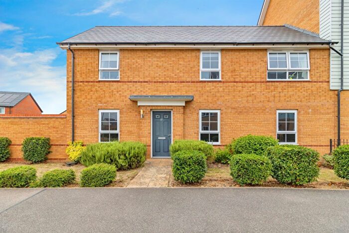 2 Bedroom Maisonette For Sale In Laconia Lane, Brooklands, Milton Keynes, MK10