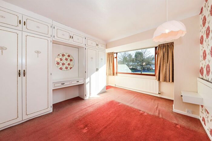 3 Bedroom Semi-Detached House For Sale In Waverley Crescent, Lanesfield, Wolverhampton, WV4