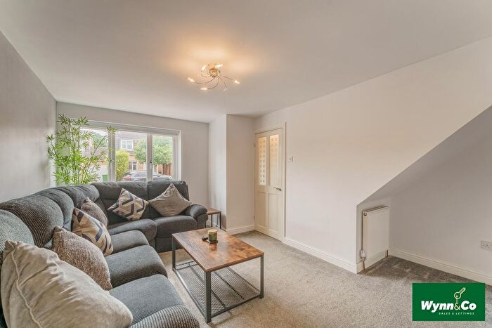 3 Bedroom Detached House For Sale In Dovedale Close, Crofton, Wakefield, WF4