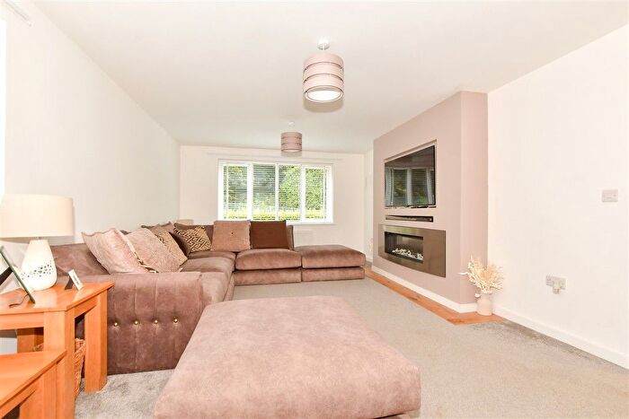 5 Bedroom Detached House For Sale In Lower Road, Temple Ewell, Dover, Kent, CT16