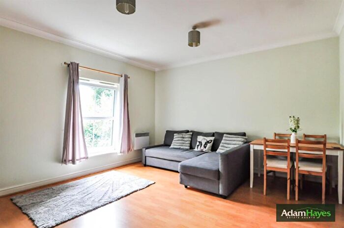 1 Bedroom Apartment For Sale In High Road, North Finchley, N12