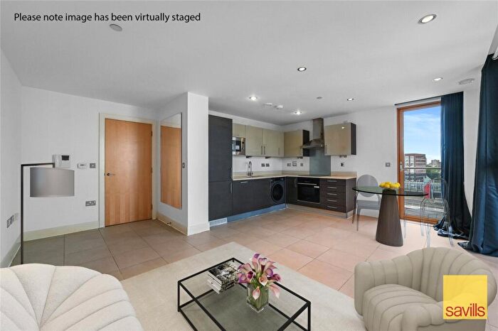 1 Bedroom Apartment For Sale In Streamlight Tower, Province Square, Blackwall, London, E14