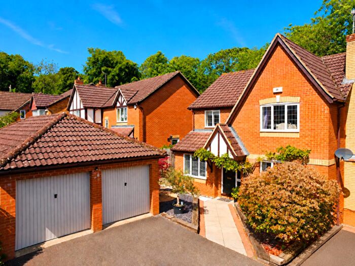 4 Bedroom Detached House For Sale In Woodland Walk, Off Billing Lane, Northampton, NN3