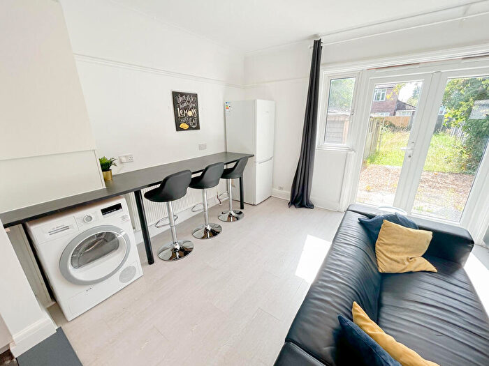 7 Bedroom Semi-Detached House To Rent In Granby Grove, Southampton, SO17