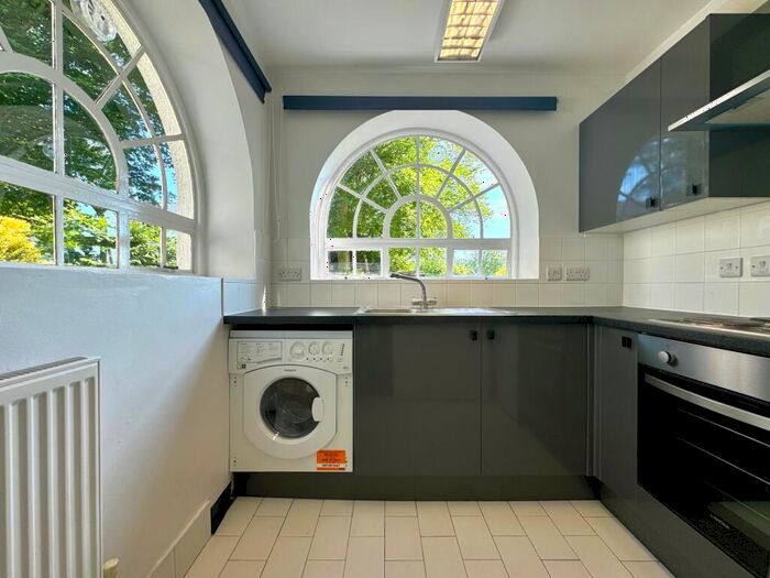 Apartment To Rent In Shirley Drive, Hove, BN3