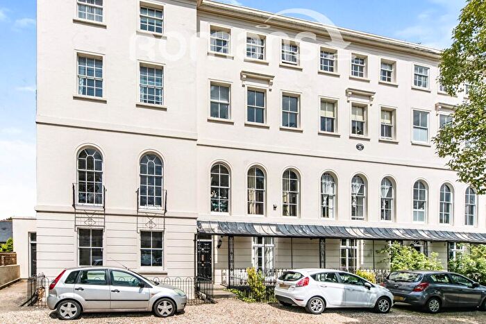 2 Bedroom Flat To Rent In Heritage Court, Castle Hill, Reading, RG1