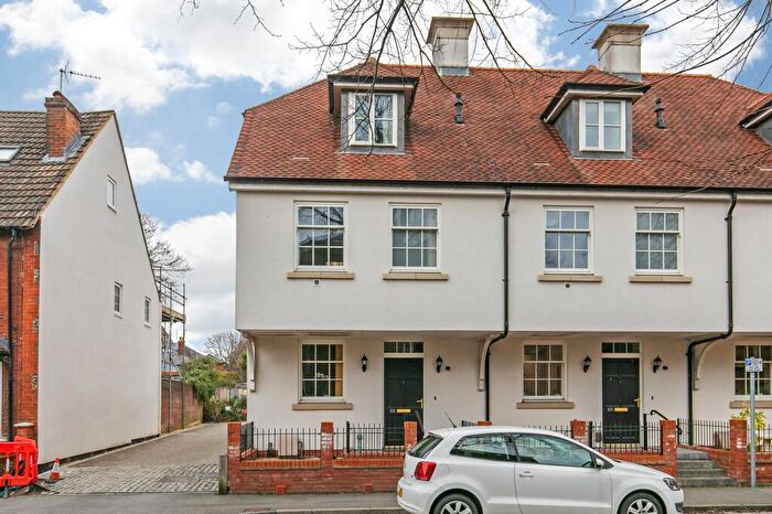 3 Bedroom End Of Terrace House To Rent In Lower Brook Street, Winchester, SO23