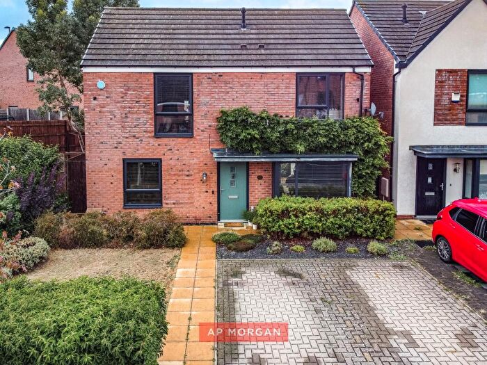 3 Bedroom Detached House For Sale In Topland Grove, Northfield, Birmingham, West Midlands, B31