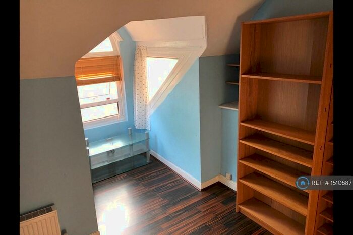 3 Bedroom Terraced House To Rent In Lees Hill Street, Nottingham, NG2