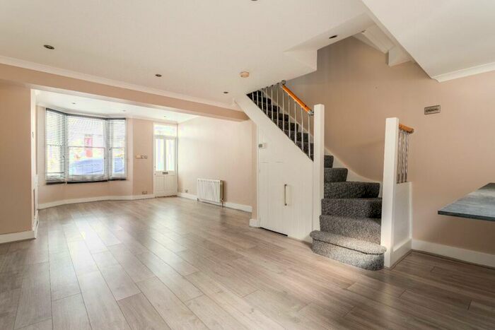 2 Bedroom Terraced House To Rent In Princes Road, Brighton, BN2