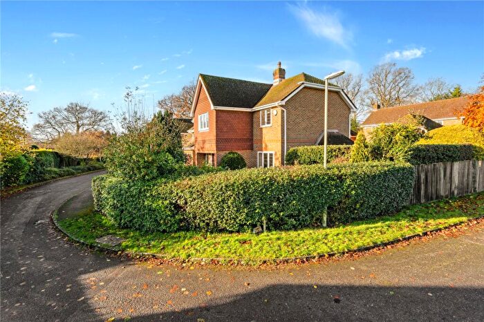 5 Bedroom Detached House For Sale In The Hawthorns, Baughurst, Tadley, Hampshire, RG26