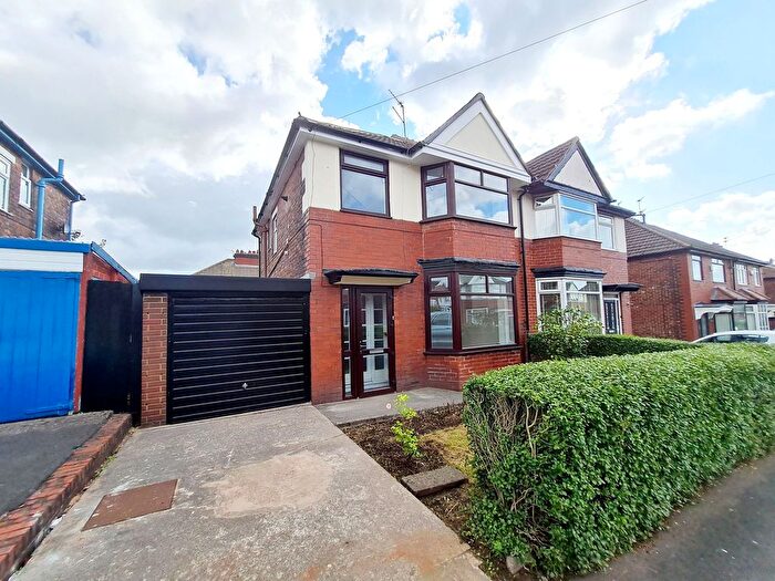 3 Bedroom Semi-Detached House To Rent In Mount Road, Prestwich, M25