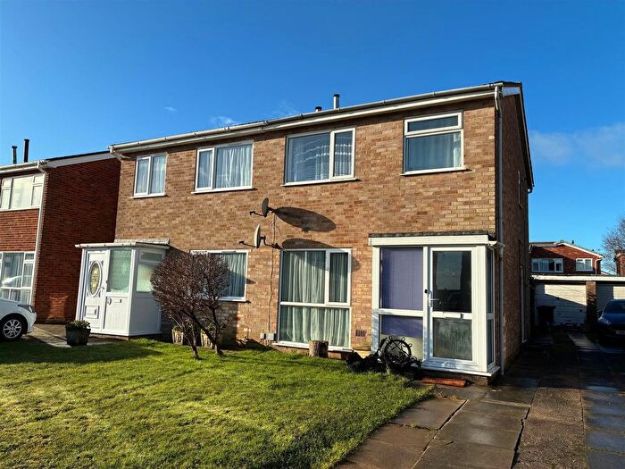 3 Bedroom Semi Detached House For Sale In Coleridge Gardens, Burnham-On-Sea, TA8