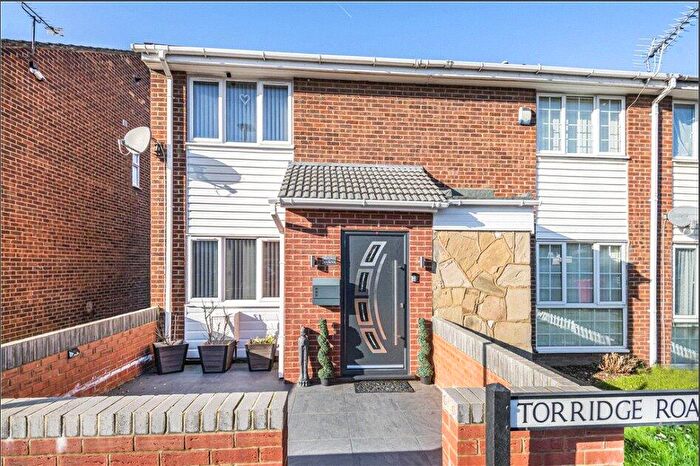 3 Bedroom House To Rent In Torridge Road, Slough, SL3