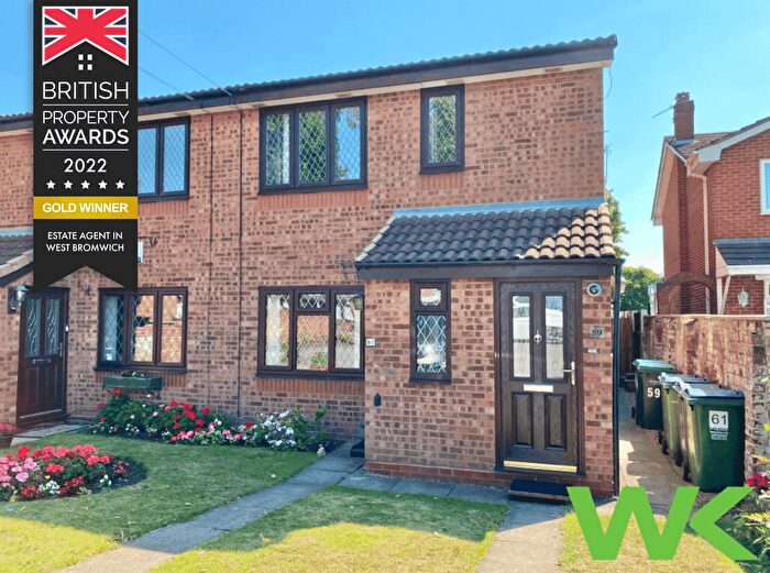 2 Bedroom Maisonette To Rent In Hollyhedge Road, West Bromwich, B71
