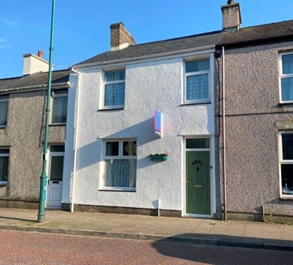 3 Bedroom Terraced House For Sale In Market Place, Penygroes, Caernarfon, Gwynedd, LL54