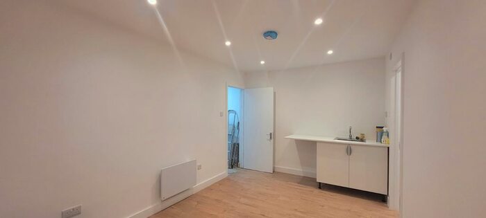 Studio To Rent In Tudor Way, Southgate, London, N14