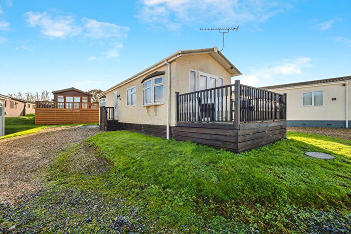 2 Bedroom Property For Sale In Warren Road, Hazelwood Park, Dawlish Warren, Dawlish, EX7