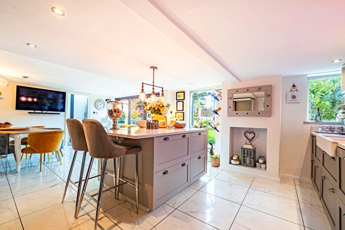 3 Bedroom Cottage For Sale In Main Road, Long Bennington, Nottinghamshire, NG23