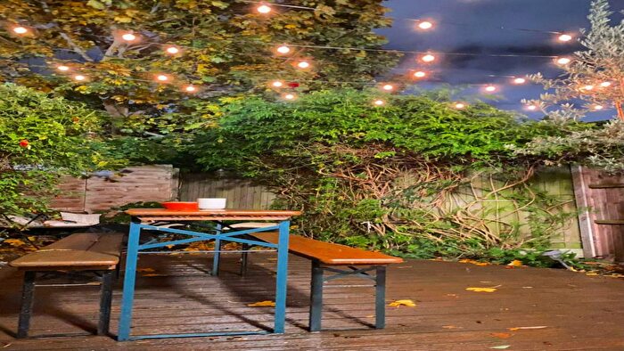 2 Bedroom Flat To Rent In London, E9