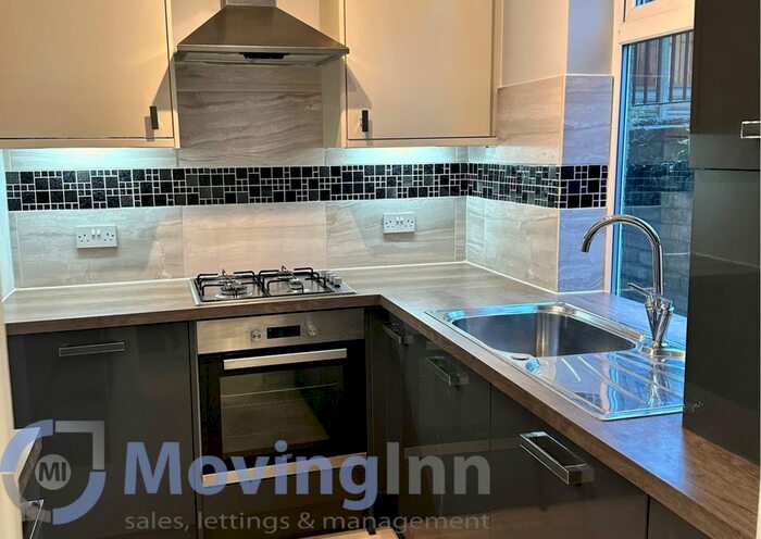 2 Bedroom Maisonette To Rent In St. Peters Road, South Croydon, Surrey, CR0