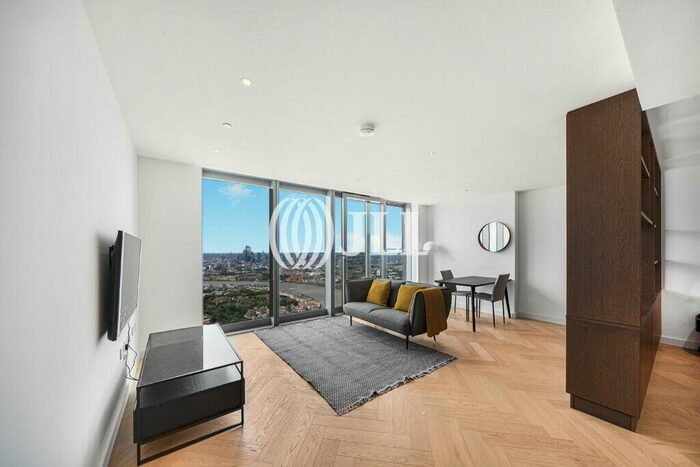 Flat To Rent In Landmark Pinnacle, London, E14