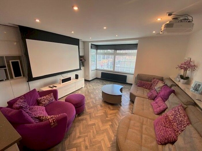 3 Bedroom Mews House To Rent In East Parade, Heworth, York, YO31