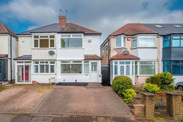 2 Bedroom House To Rent In Brays Road, Birmingham, B26
