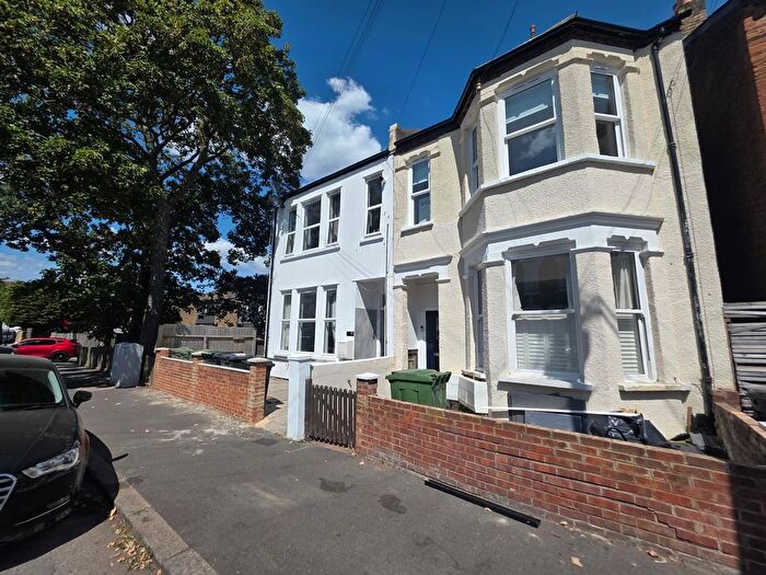 1 Bedroom Flat To Rent In Hainthorpe Road, London, SE27