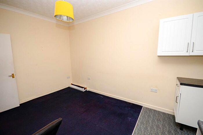 1 Bedroom Flat For Sale In Kells Lane, Low Fell, NE9