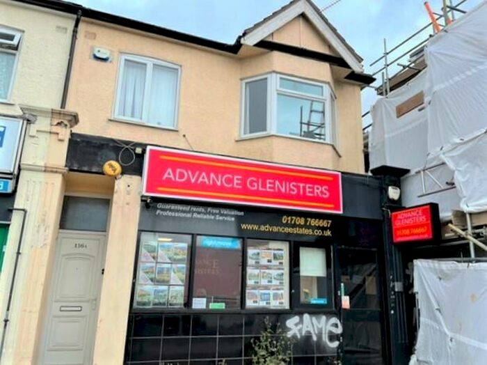 2 Bedroom Flat To Rent In North Street, Romford, RM1