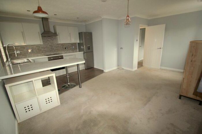 1 Bedroom Flat To Rent In Old Gloucester Road, Bristol, BS36