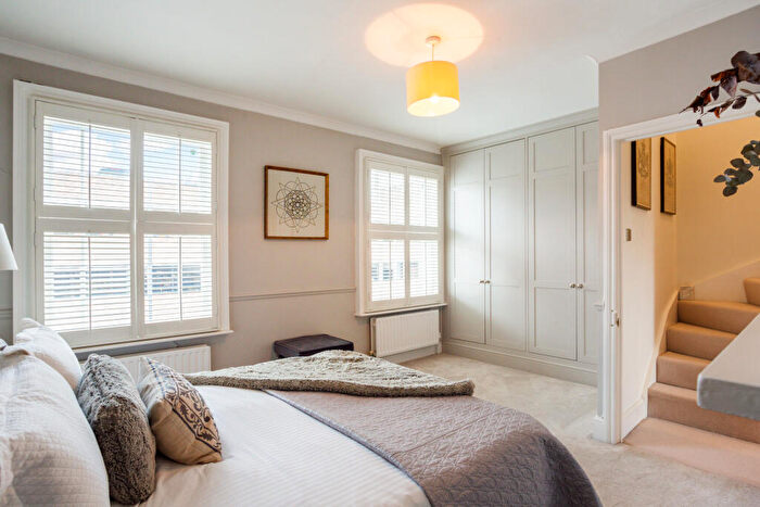 3 Bedroom House To Rent In Elmgrove Road, Weybridge, KT13