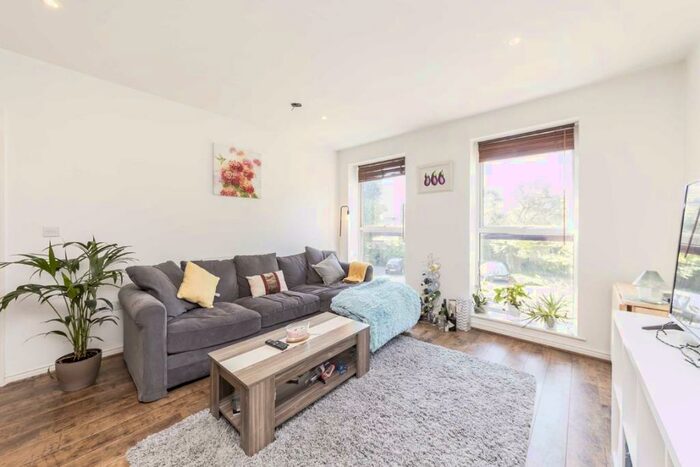 2 Bedroom Flat To Rent In Old Devonshire Road, Balham, SW12