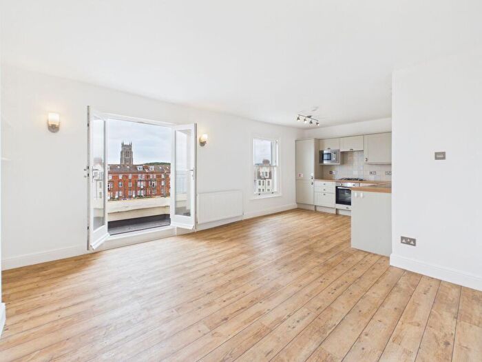 2 Bedroom Apartment For Sale In Flat, Cabbell Road, NR27