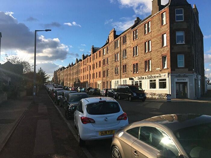 1 Bedroom Flat To Rent In / Kings Road, Edinburgh, EH15