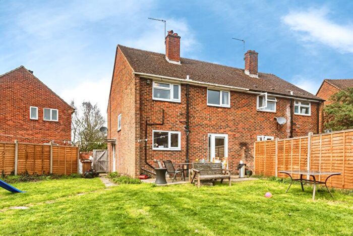 3 Bedroom Semi-Detached House For Sale In Wigmore Road, Tadley, RG26