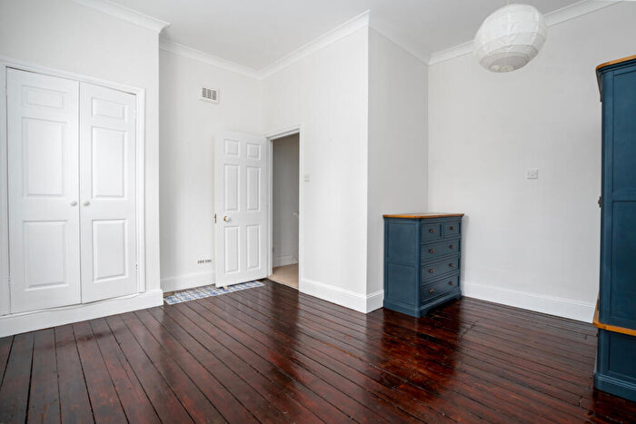 2 Bedroom Apartment To Rent In Calabria Road, Highbury, London, N5