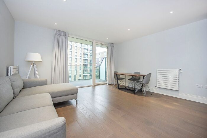 2 Bedroom Flat To Rent In Queenshurst Square, Kingston Upon Thames, KT2