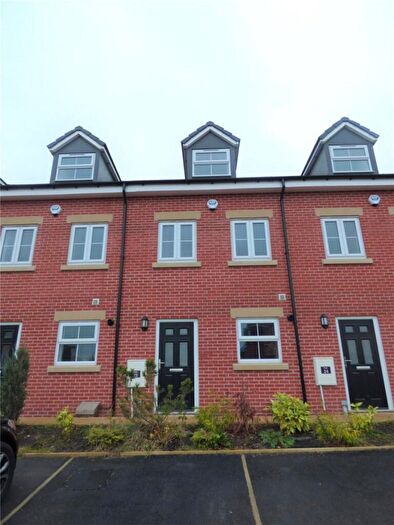 3 Bedroom Town House To Rent In Harper Rise, Denaby Main, DN12