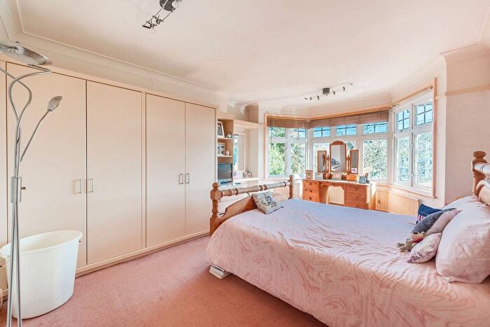 4 Bedroom Semi Detached House For Sale In Headstone Lane, North Harrow, Harrow, HA2